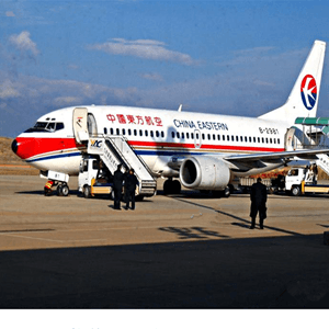 福成机场货运航空快运业稳步发展的原因是什么？
